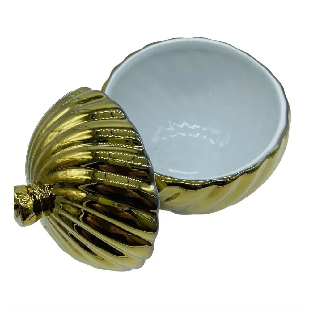 428 - GOLD OR SILVER‎ DECORATIVE ORNAMENT COVERED BOWL